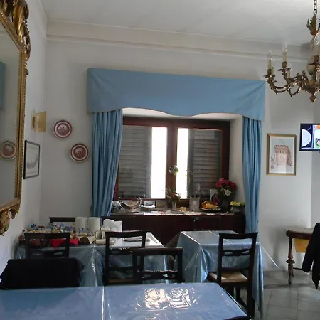 Hotell Primavera 2*