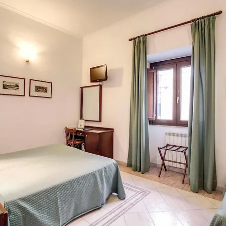 Hotell Primavera 2*