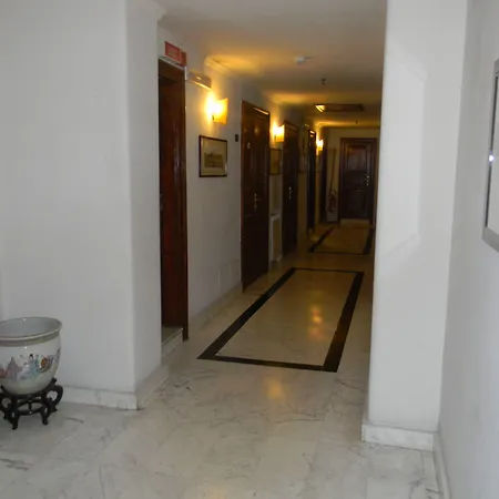 Primavera Hotel 2*